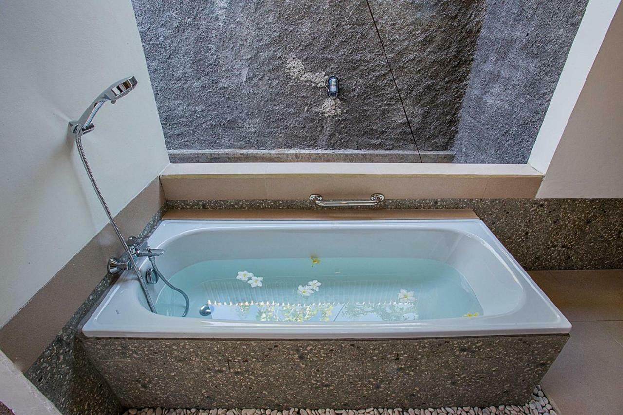 Ambengan Private Villas Toyapakeh Kültér fotó